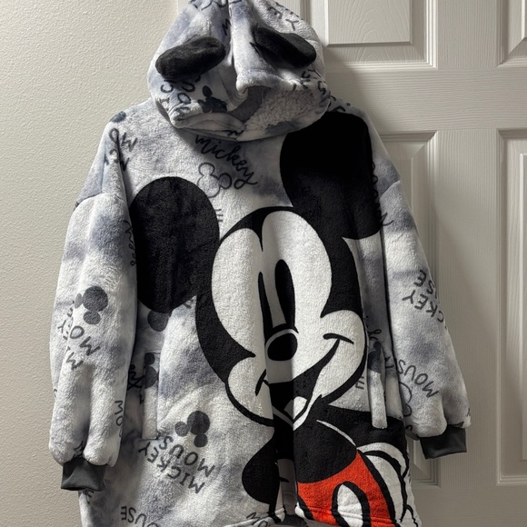 Mickey Mouse Kids Snuggie - Gray and Black - Picture 6 of 10